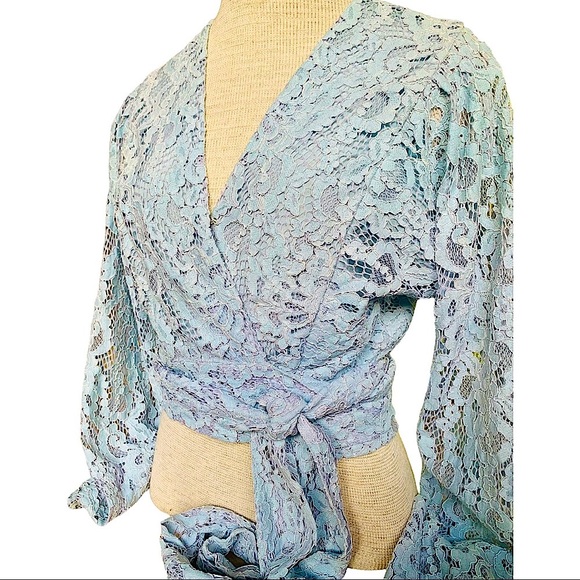 La Fuori Luna Tie Hem Wrap Top in Blue Lace. Size Small. NWOT - Picture 9 of 11